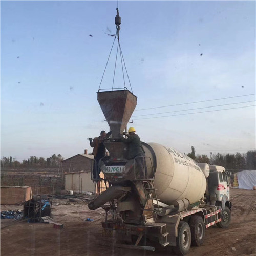 漳浦县“精准瞄准”—— 吊车的 “定位导航” 技术